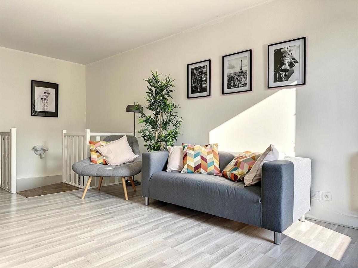 Charmant Appartement Avec Terrasse Parking Ispagnac Bagian luar foto