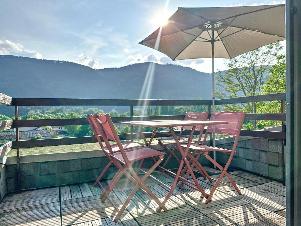 Charmant Appartement Avec Terrasse Parking Ispagnac Bagian luar foto
